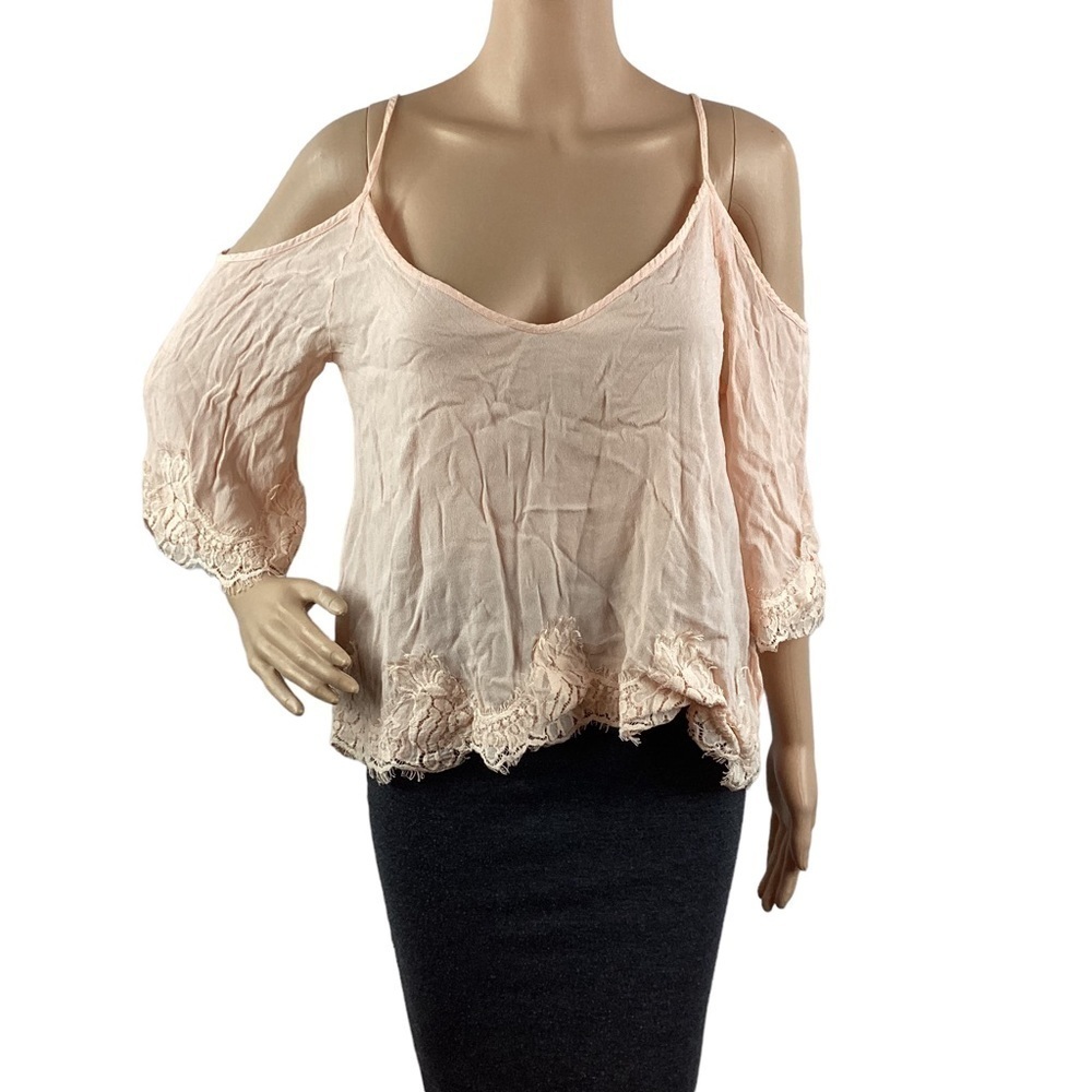 ASTR The Label Top Size M Pink Lace Trim
